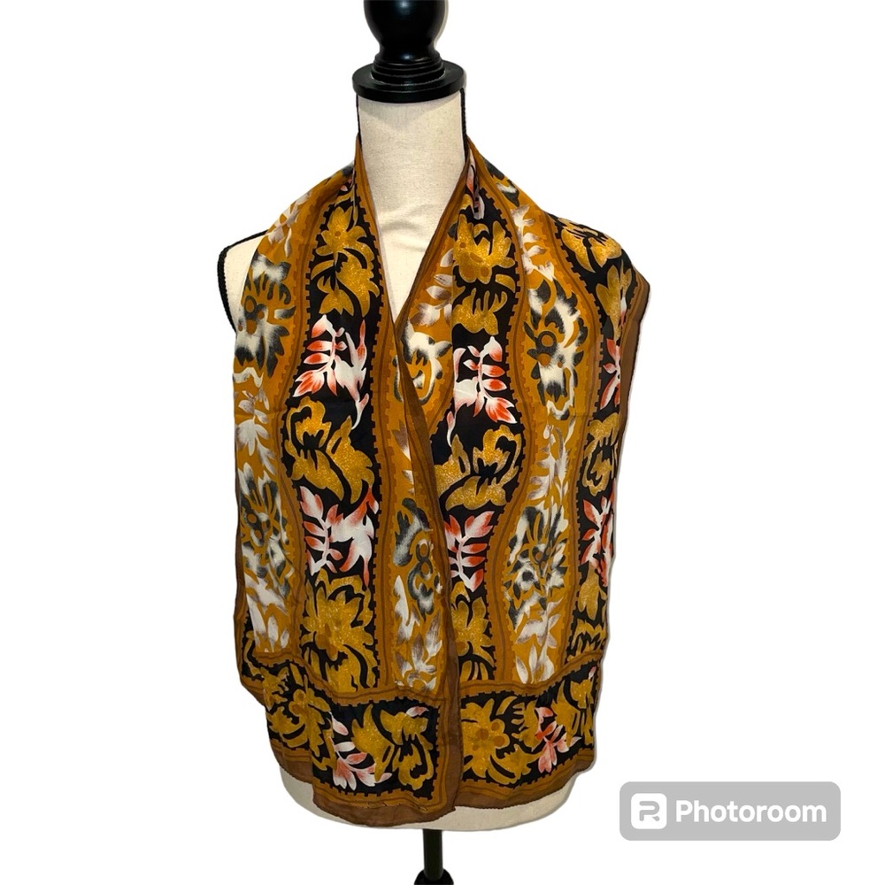 Beautiful soft vintage silk scarf leaves 🍁 fall Anne Klein